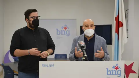 N&eacute;stor Rego e Xabier P. Igrexas en rolda de prensa
