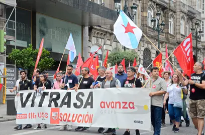 O portavoz municipal do BNG, Xabier P. Igrexas, apoiando unha manifestaci&oacute;n do persoal de Vitrasa