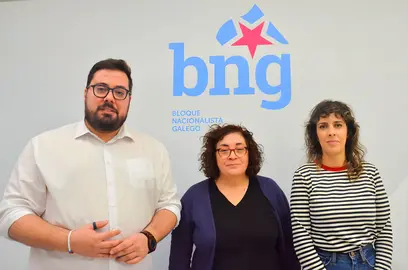 O portavoz municipal do BNG de Vigo, Xabier P. Igrexas, e as deputadas no Parlamento galego, Carmela Gonz&aacute;lez e Alexandra Fern&aacute;ndez