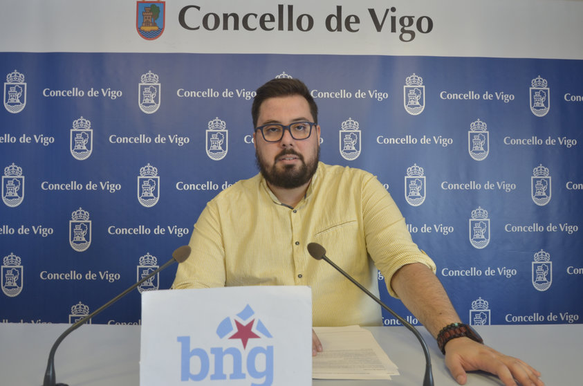Xabier P. Igrexas en rolda de prensa no Concello de Vigo