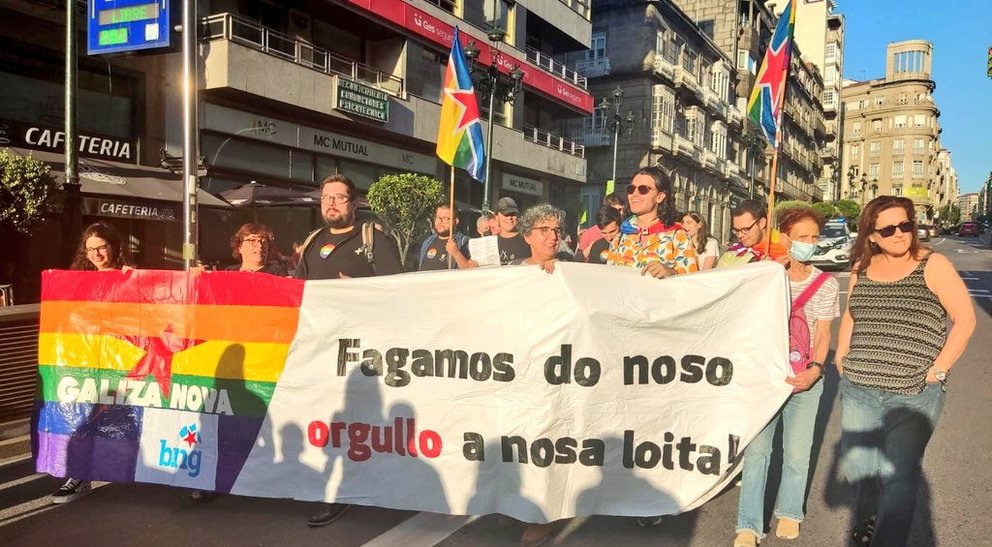 Comitiva do BNG e Galiza Nova na manifestación do Orgullo LGBT 2022 en Vigo
