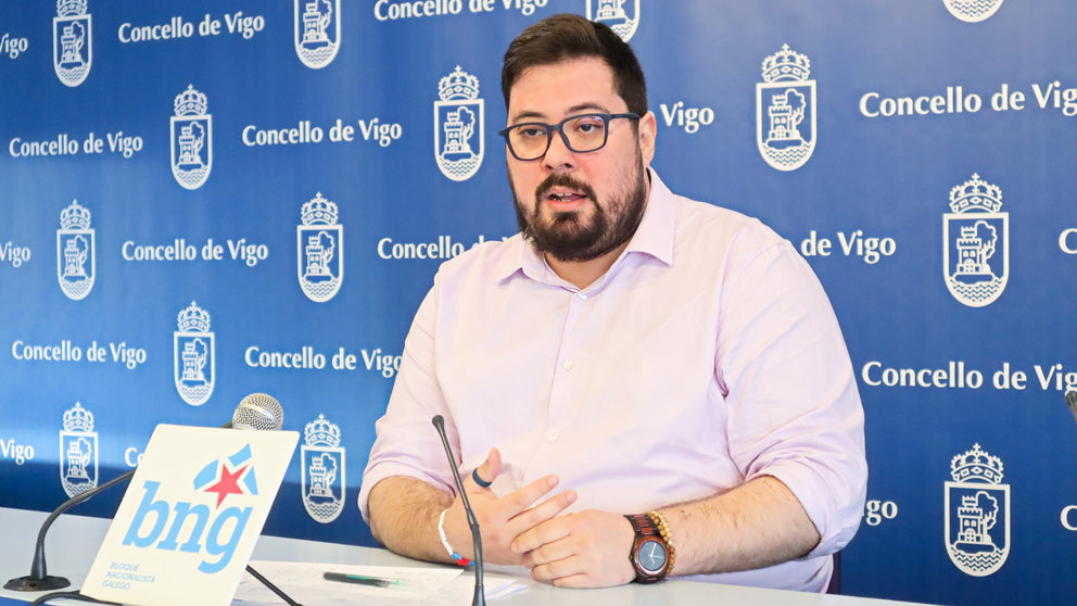 O portavoz municipal do BNG de Vigo, Xabier P. Igrexas, en rolda de prensa
