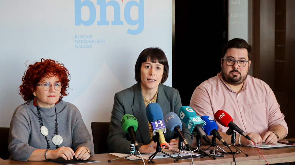 Montse Prado, Ana Pontón e Xabier P. Igrexas en rolda de prensa