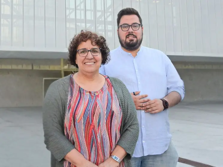 A deputada provincial Manuela Rodr&iacute;guez e o portavoz municipal en Vigo Xabier P. Igrexas