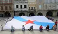 O BNG abre a VI Semana da Patria Galega en Vigo despregando no Berbés unha bandeira xigante de Galiza