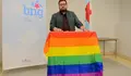 Igrexas a Caballero: “Para combater a LGBTfobia non abonda con pendurar uns días a bandeira arco da vella no Concello”