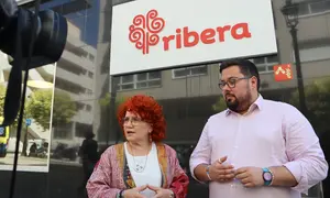A deputada Montse Prado e o portavoz municipal Xabier P. Igrexas
