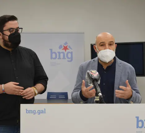 N&eacute;stor Rego e Xabier P. Igrexas en rolda de prensa