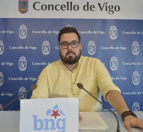 Xabier P. Igrexas en rolda de prensa no Concello de Vigo