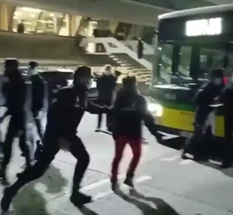 Represi&oacute;n policial durante a folga Vitrasa (Imaxe CIG)
