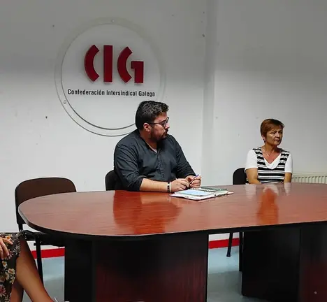 Xabier P. Igrexas reunido con representantes sindicais da CIG de Mantelnor