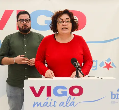 Carmela Gonz&aacute;lez, deputada do BNG no Parlamento, e Xabier P. Igrexas, concelleiro e candidato do BNG de Vigo