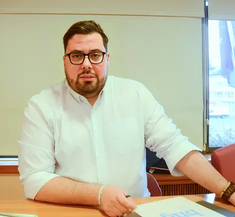 Xabier P. Igrexas, concelleiro e candidato do BNG de Vigo, no Pleno municipal