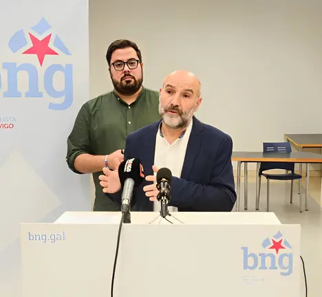 N&eacute;stor Rego e Xabier P. Igrexas en rolda de prensa