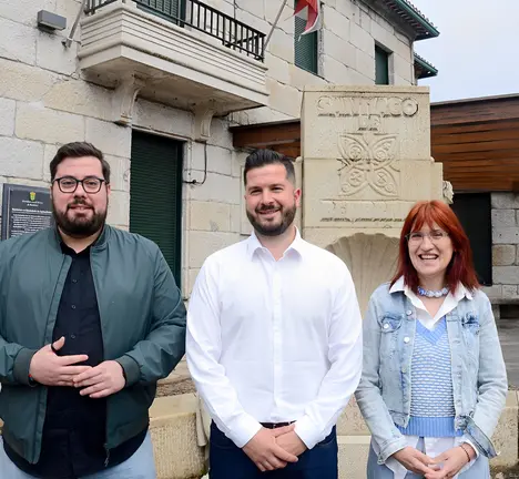 Xabier P. Igrexas (esquerda), Roberto Fern&aacute;ndez (centro) e Beni Exp&oacute;sito (dereita)