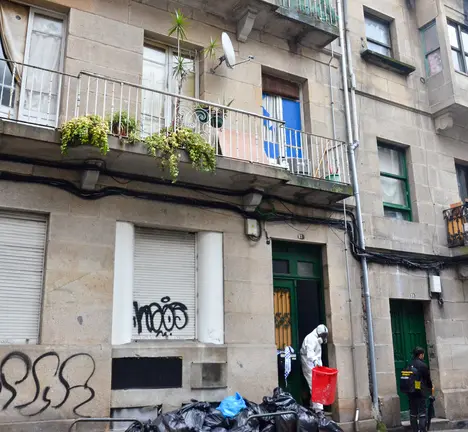 Desaloxo de dous inm&oacute;beis na r&uacute;a Fisterra