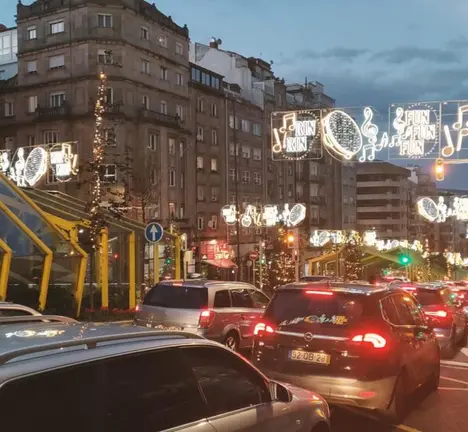 Retenci&oacute;ns quilom&eacute;tricas na cidade [Imaxe: Vigo&eacute;]