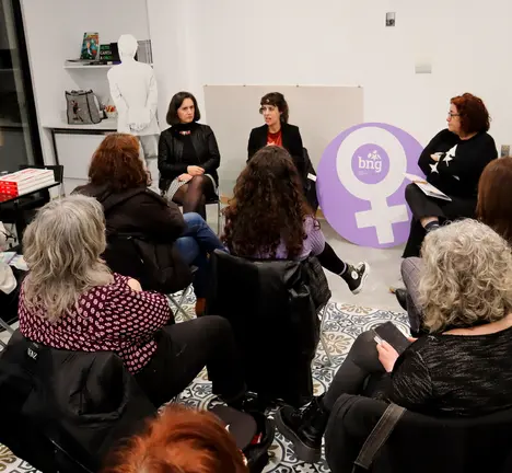 Encontro Mulleres do BNG en Vigo coas candidatas Elsa Quintas, Alexandra Fern&aacute;ndez e Carmela e a concelleira Ana Mart&iacute;nez (esq a der)