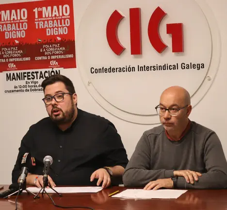 Xabier P. Igrexas (BNG) e Alberto Gon&ccedil;alves (CIG) en rolda de prensa