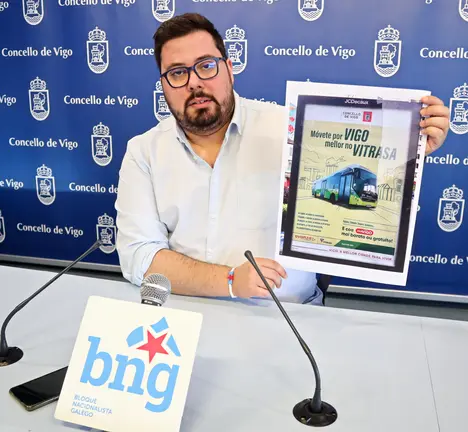 Xabier P. Igrexas coa publicidade de Vitrasa