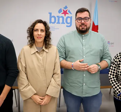 O deputado Brais Ruanova, a deputada Alexandra Fern&aacute;ndez, o portavoz municipal Xabier P. Igrexas e a deputada Carmela Gonz&aacute;lez