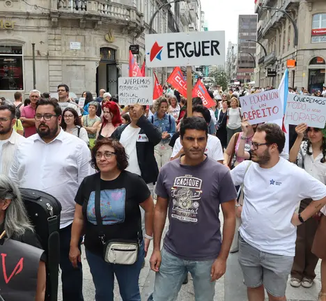 Brais R&uacute;anova, Xabier P. Igrexas, Filipe Abalde e Carmela Gonz&aacute;lez na manifestaci&oacute;n do estudantado do Conservatorio de Vigo