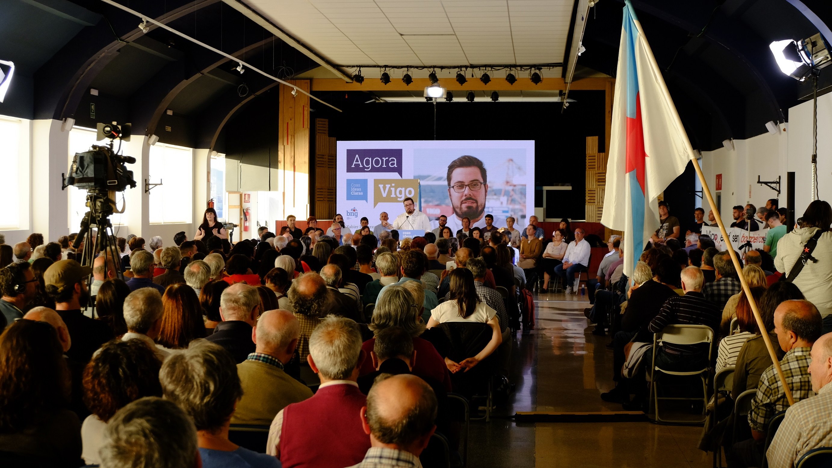 FOTO MITIN VIGO 4